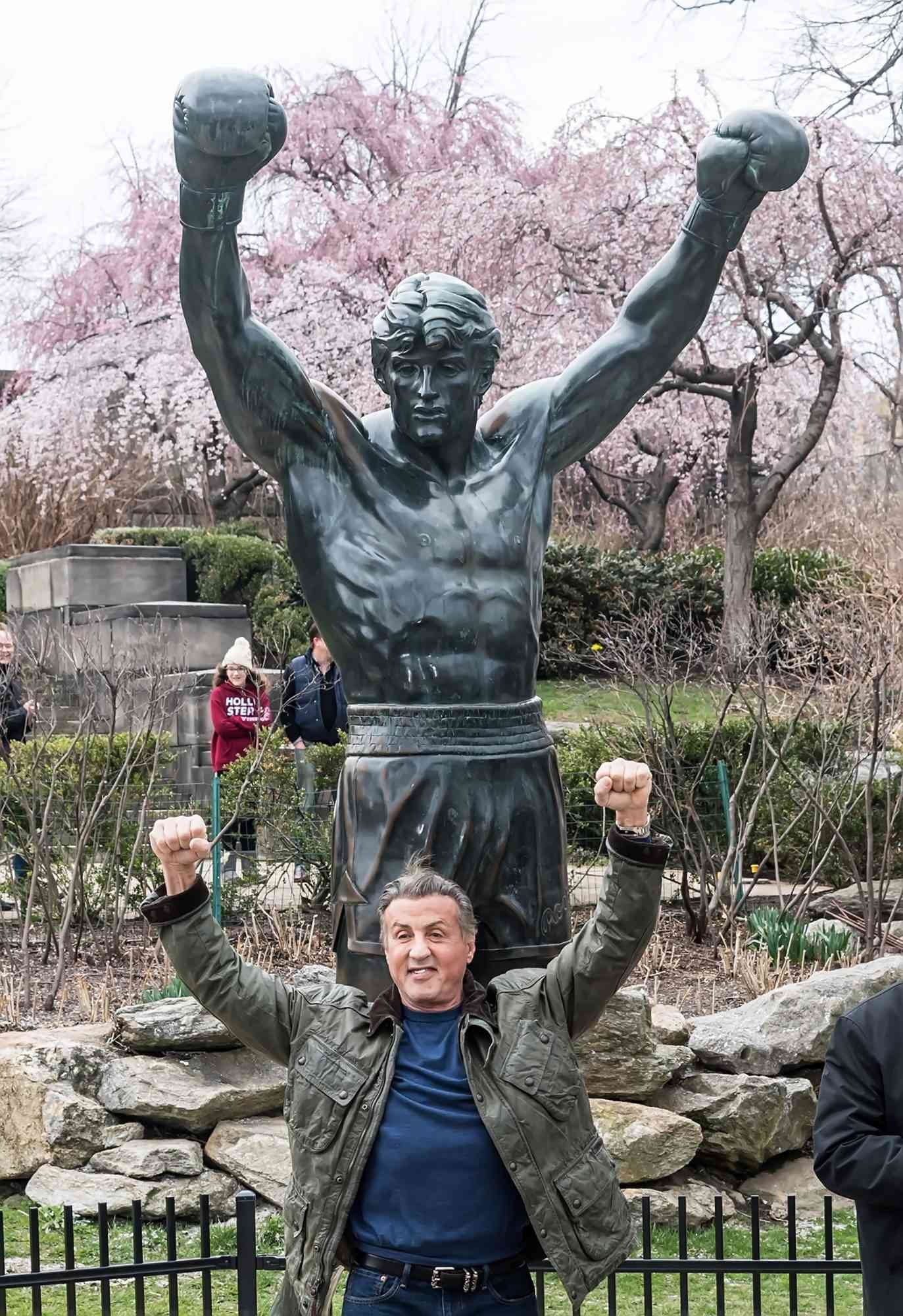 록키 동상 (Rocky Statue) 앞